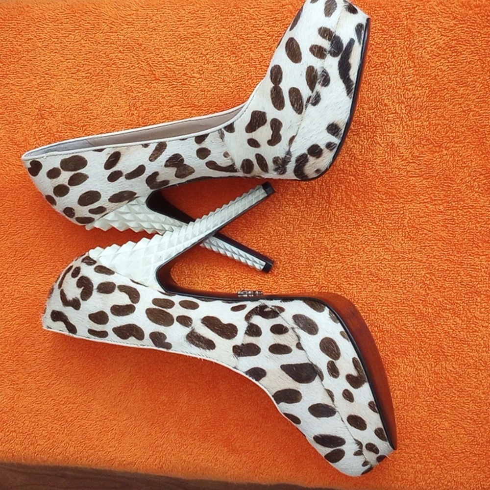 Rachel Roy Leopard High heel 5 inch pumps - Picture 5 of 9